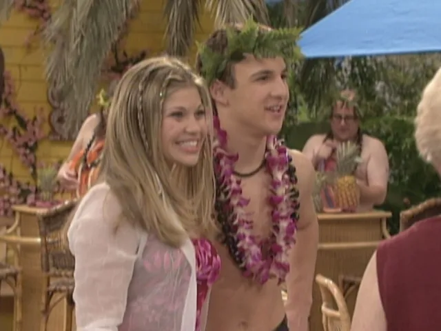 thumbnail - S7:E8 The Honeymooners