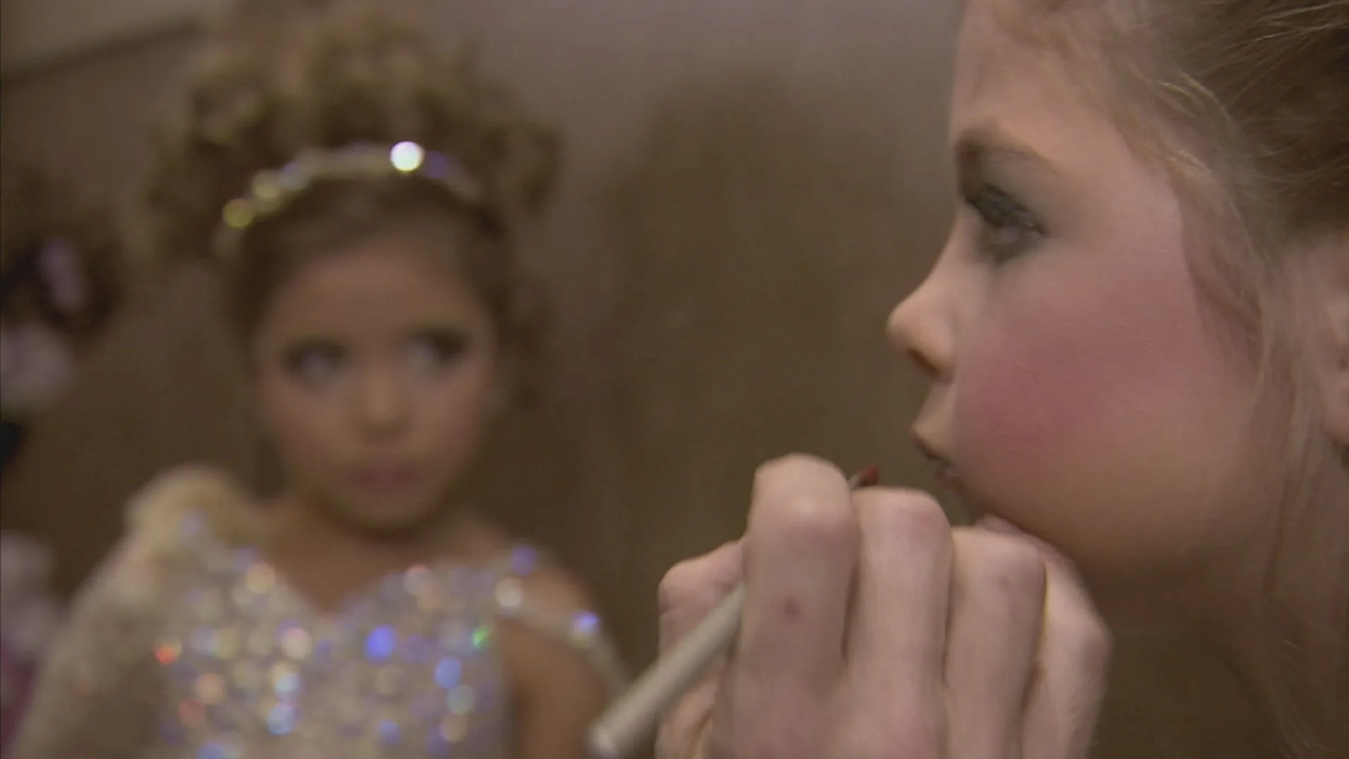thumbnail - S8:E6 Glitter Girls: Bollywood