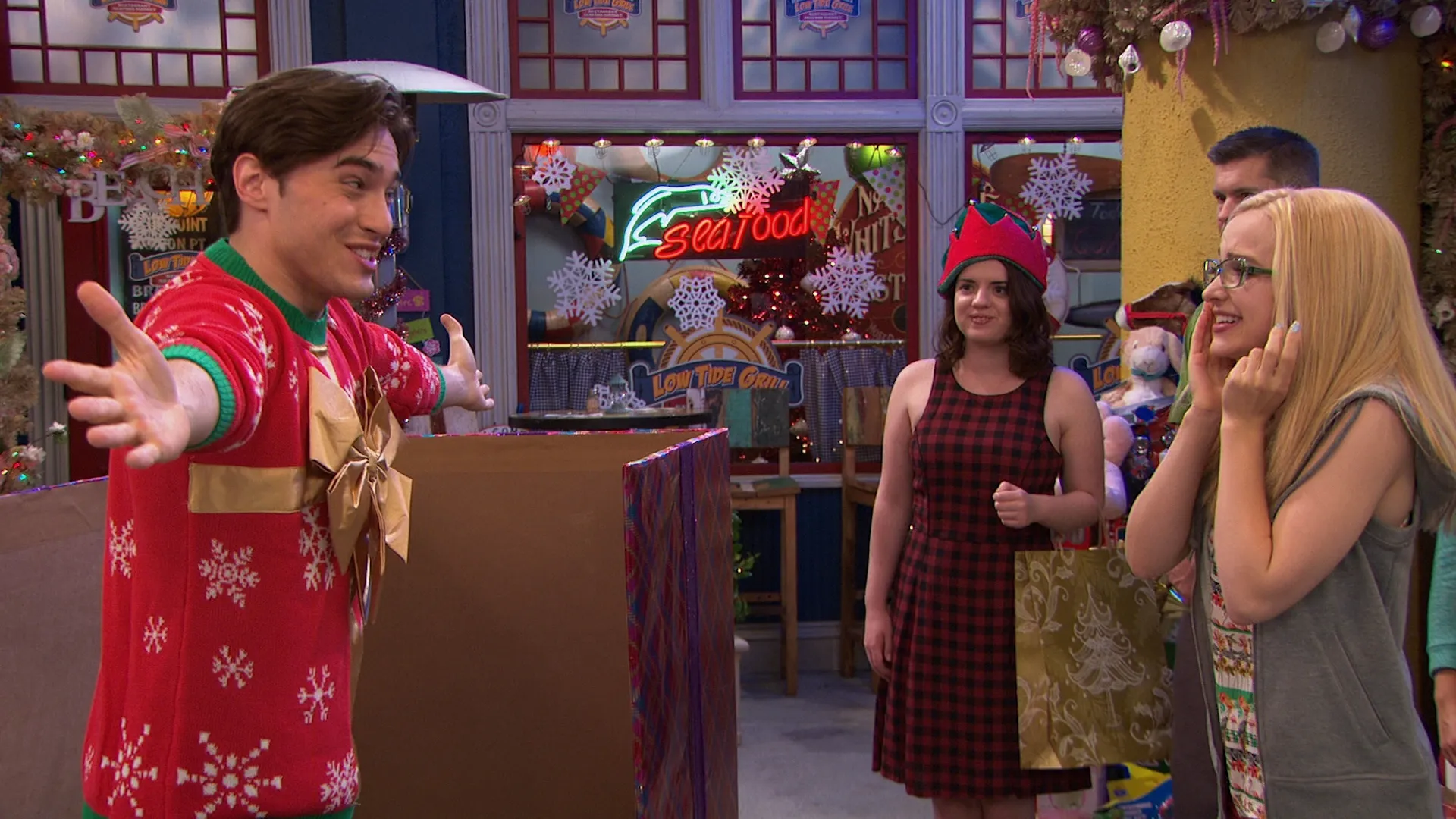 thumbnail - S4:E6 Cali Christmas-A-Rooney