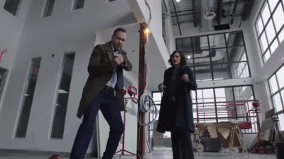 thumbnail - S9:E21 Identity