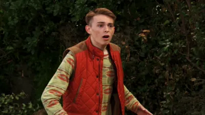 thumbnail - S4:E6 RV There Yet