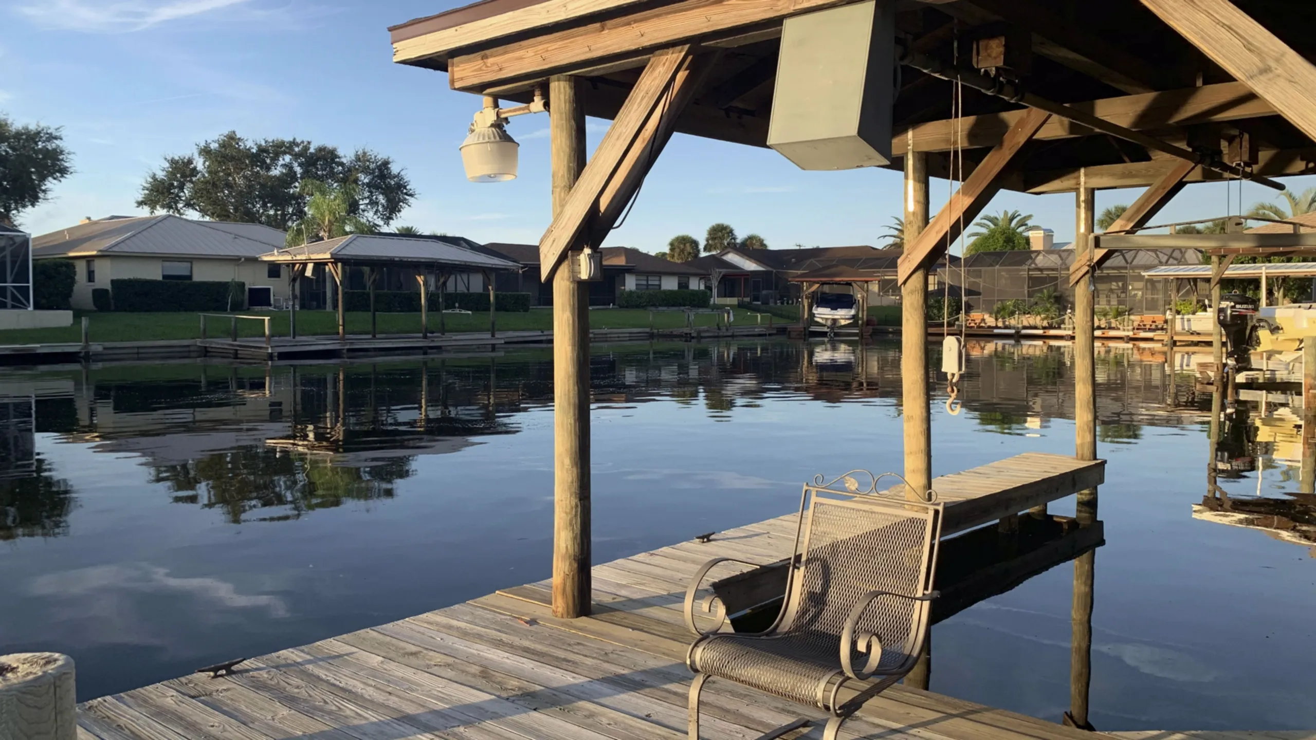 thumbnail - S20:E3 Fishing for a New Life on Merritt Island