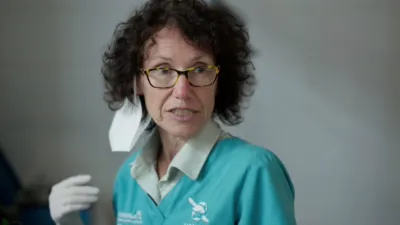 thumbnail - S5:E6 Chimp Challenge