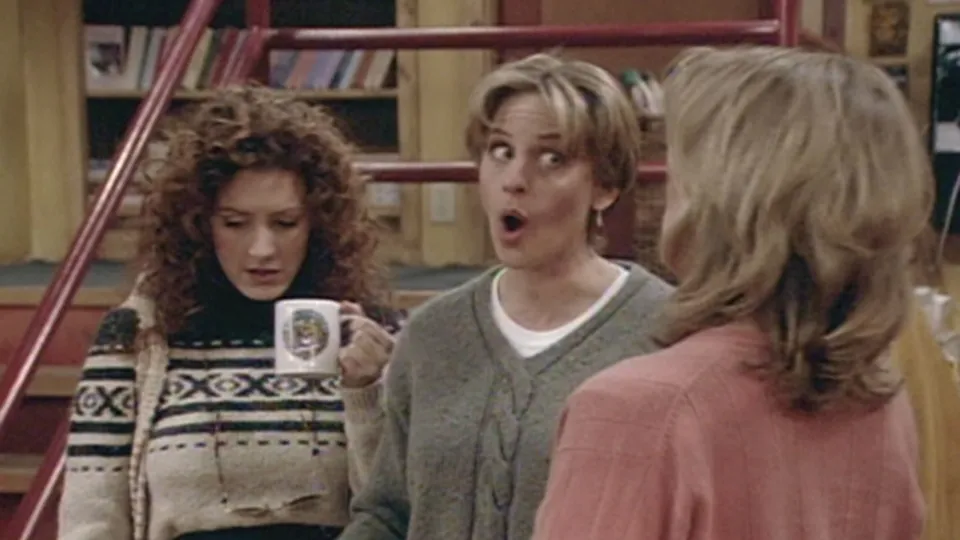 thumbnail - S2:E11 Ellen's New Friend