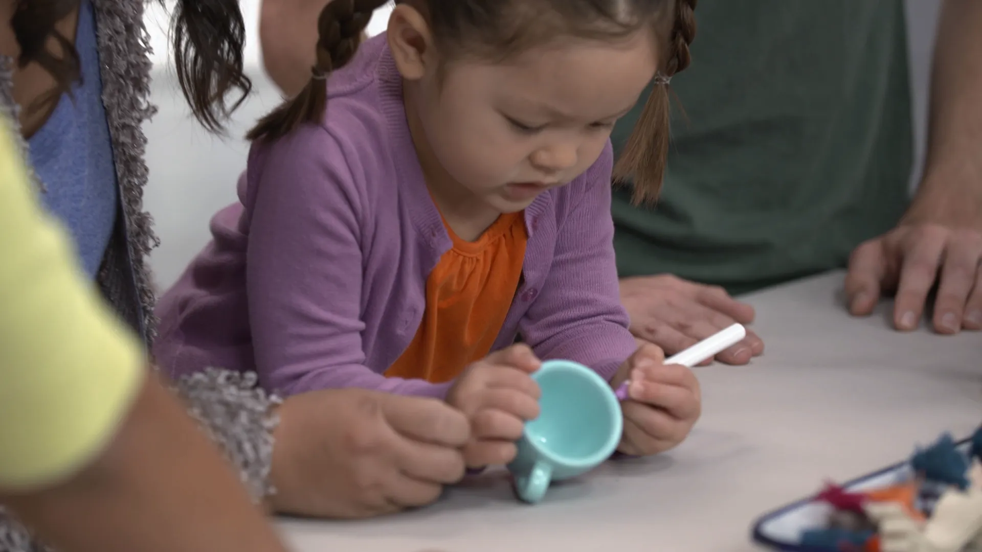 thumbnail - S1:E10 Alice in Wonderland: Teacup Lamp