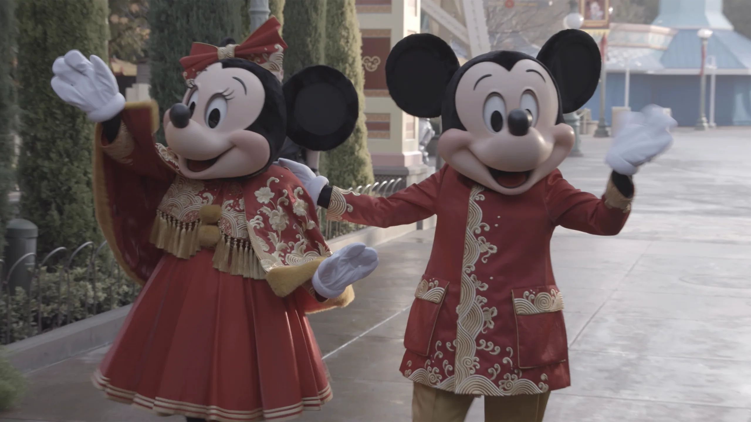 thumbnail - S1:E4 Miešanie majstrovského diela, Obliekanie Minnie, Disneyho hrdinovia