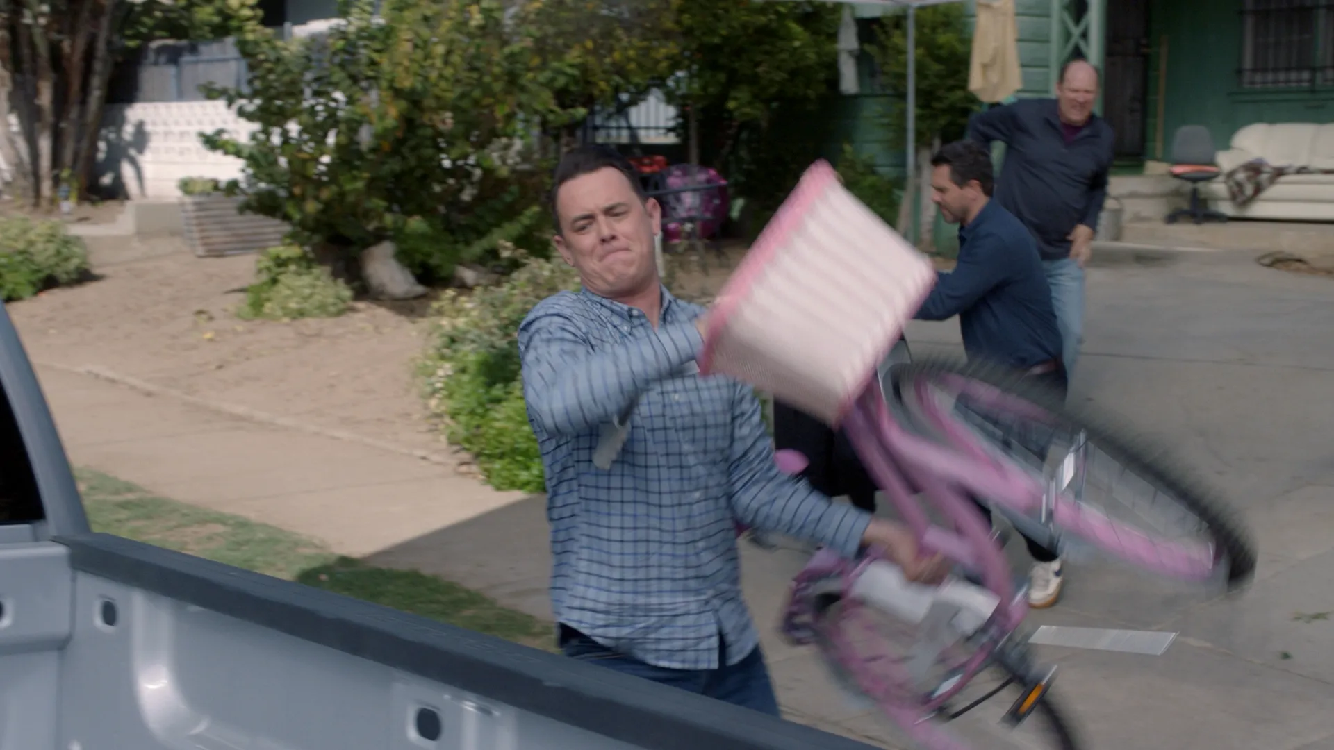 thumbnail - S3:E16 Pageant Bike Animals Jerky