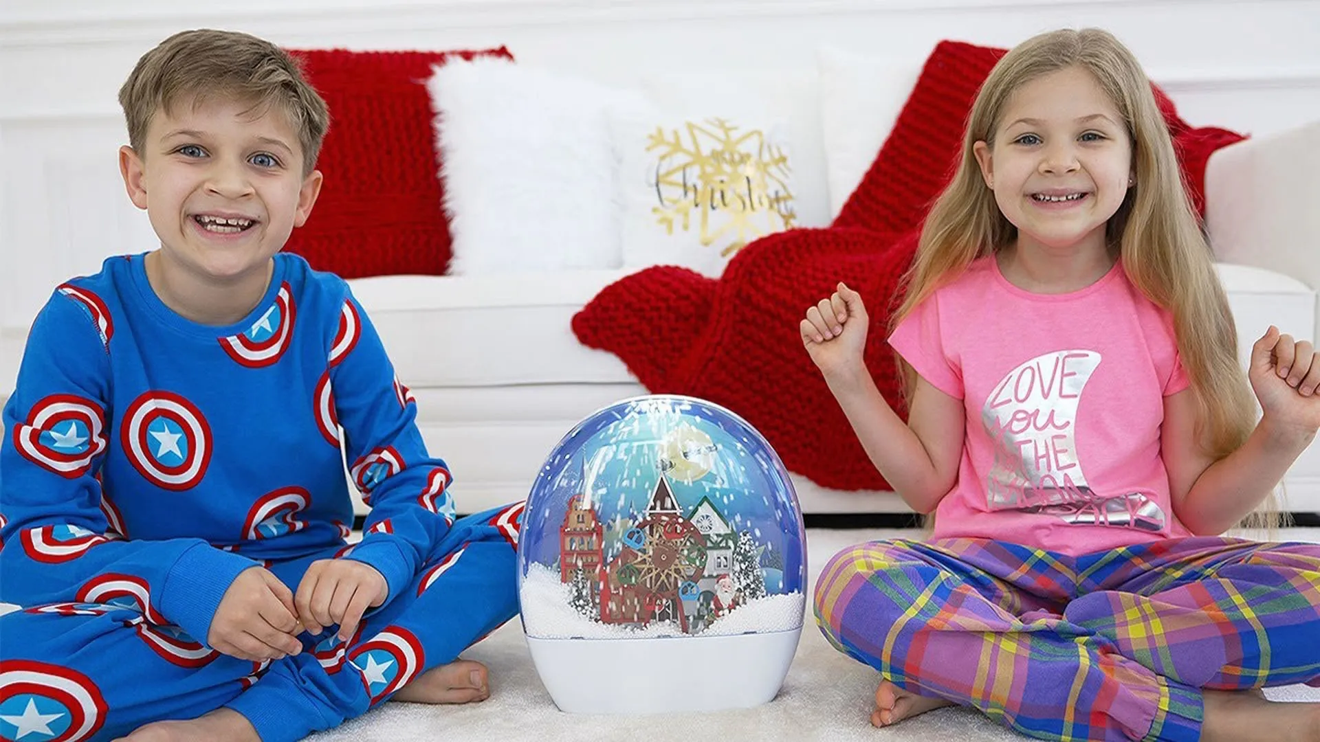 thumbnail - S1:E1 Diana and Roma's Holiday Spirit!