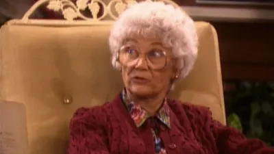 thumbnail - S7:E4 That's For Me to Know