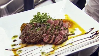 thumbnail - S3:E10 In a Pinch