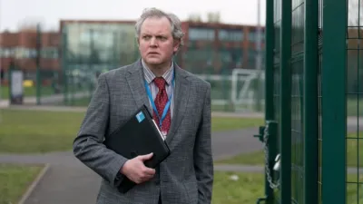 thumbnail - S1:E3 La Vie en Rose