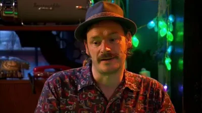 thumbnail - S3:E1 Eels