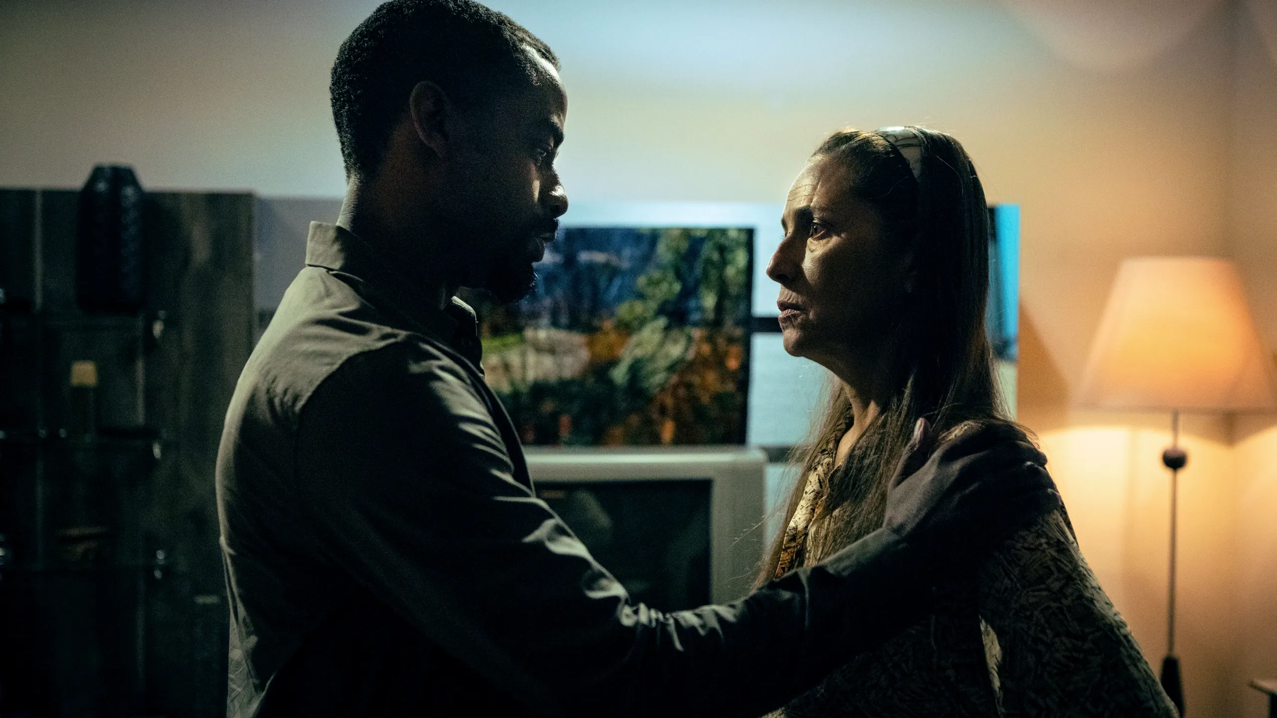 thumbnail - S5:E2 What Goes Around, Comes Around