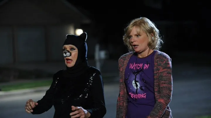 thumbnail - S1:E5 Happy Halloween