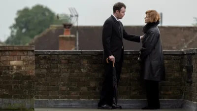 thumbnail - S1:E9 The People in the Dirt