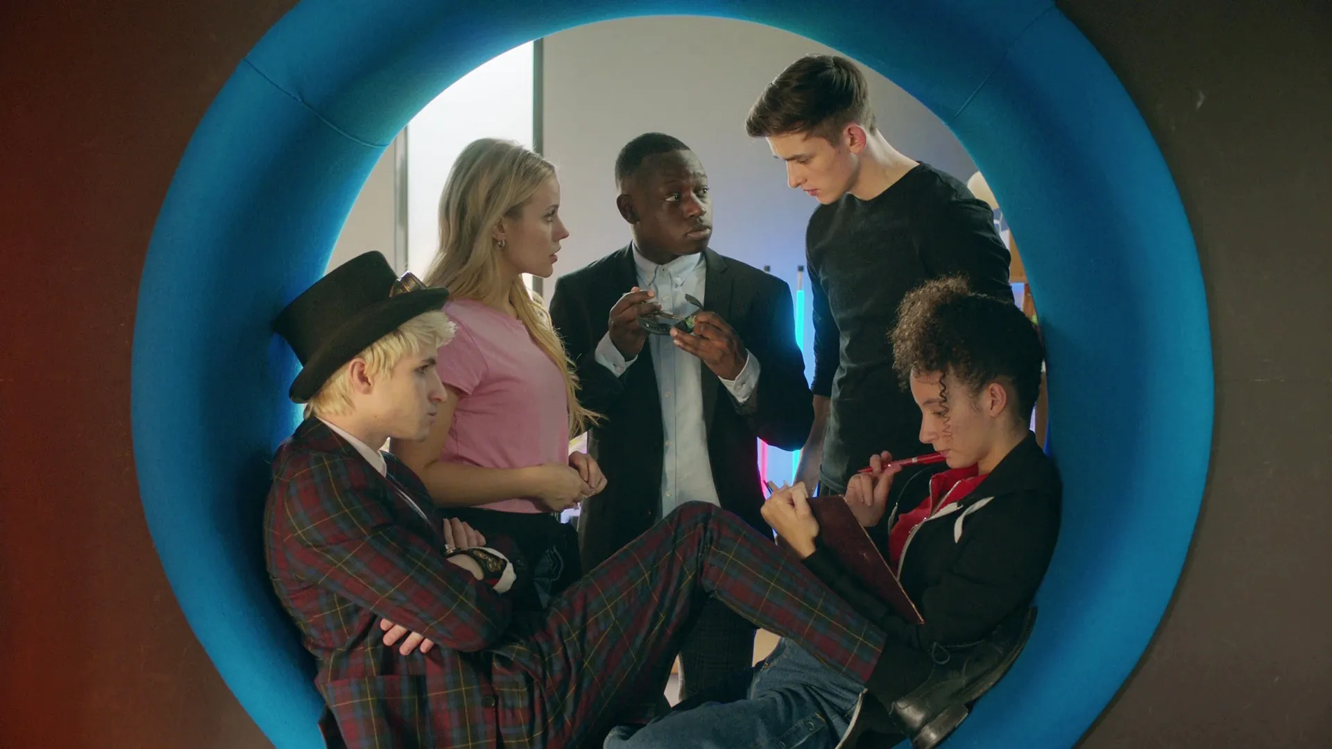 thumbnail - S3:E18 Who's Got Talent?