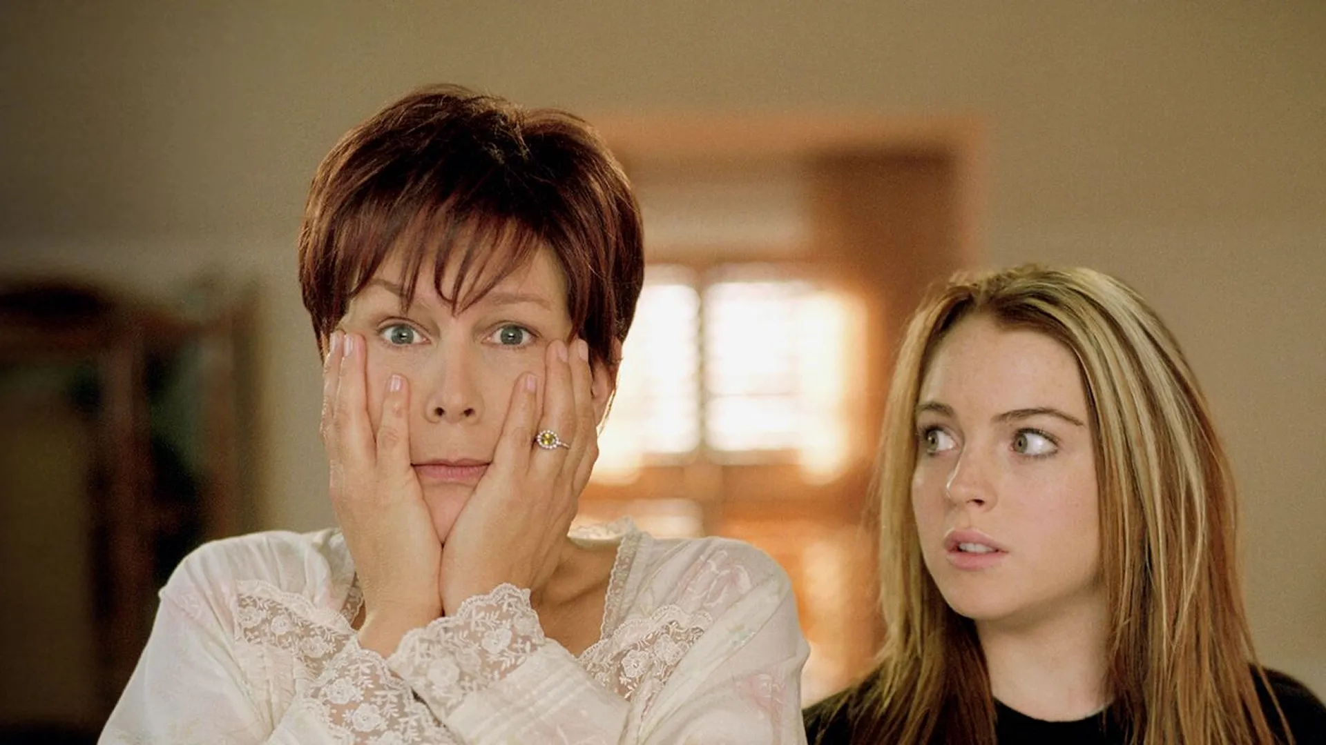 Tess (Jamie Lee Curtis) and her daughter Anna (Lindsay Lohan) after switching bodies.