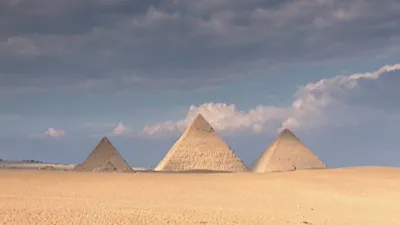 thumbnail - S1:E8 Alien Observatories