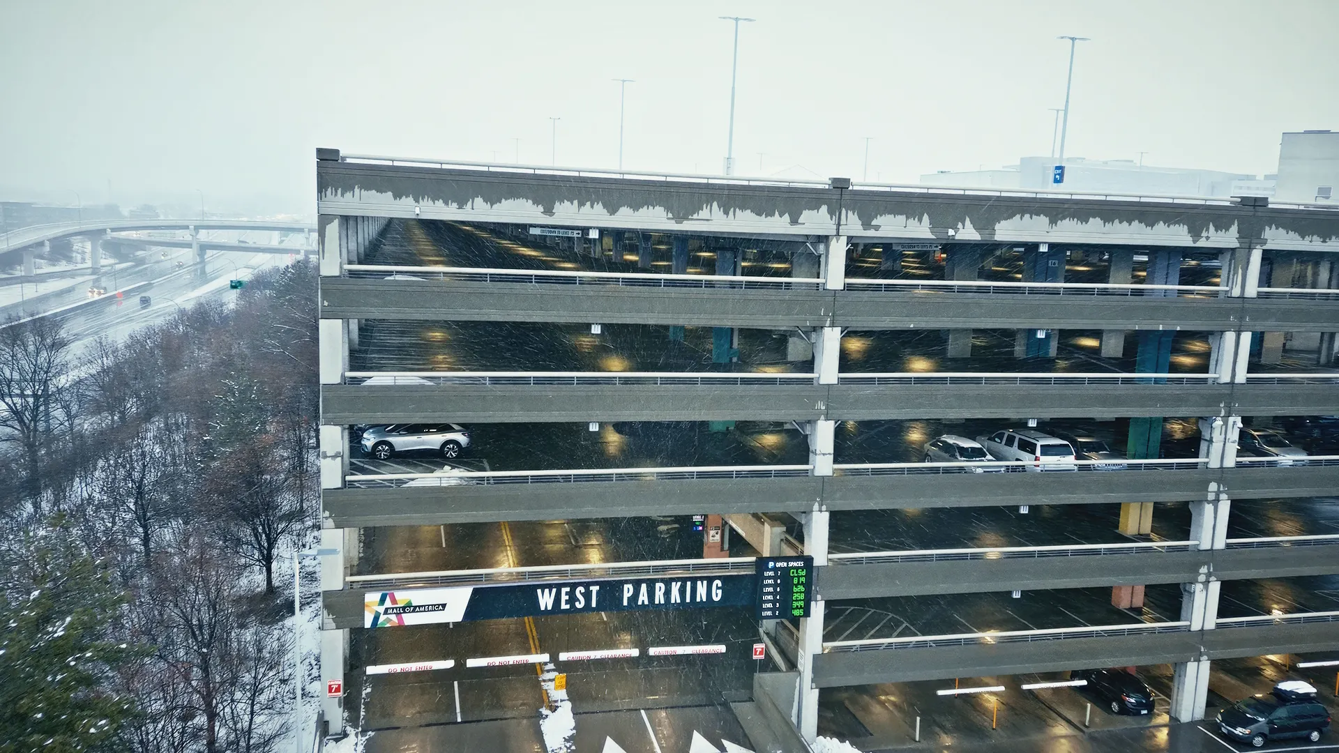 thumbnail - S1:E3 Last Seen at the Mall