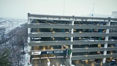 thumbnail - S1:E3 Last Seen at the Mall