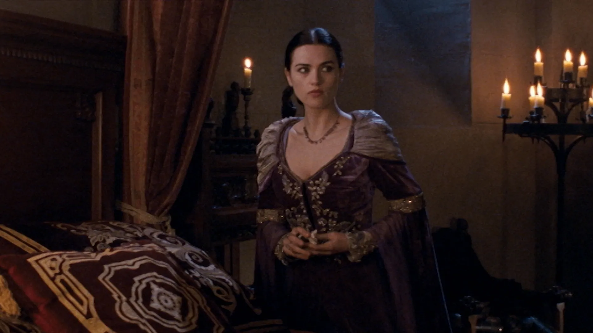 thumbnail - S3:E10 Queen of Hearts