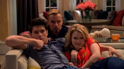 thumbnail - S4:E4 The Day After