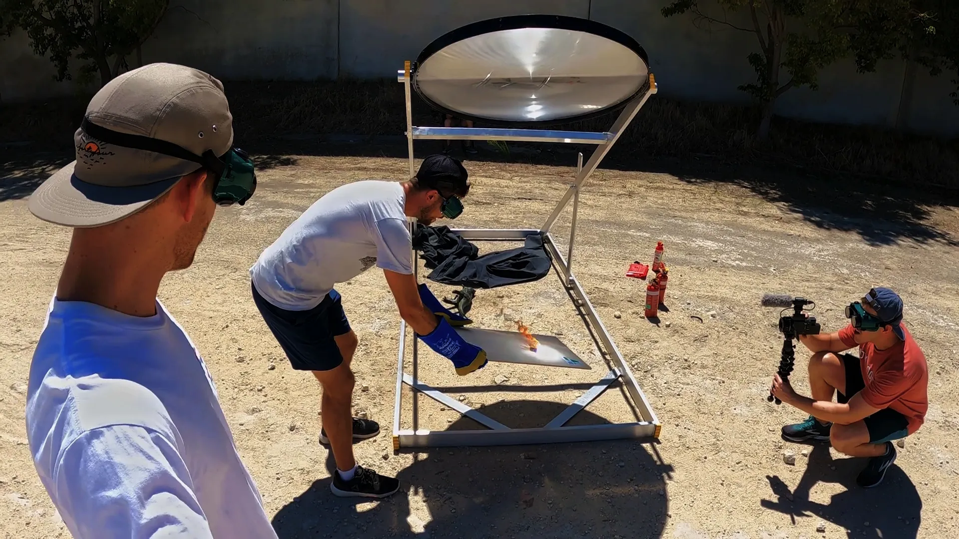 thumbnail - S1:E9 Contraptions