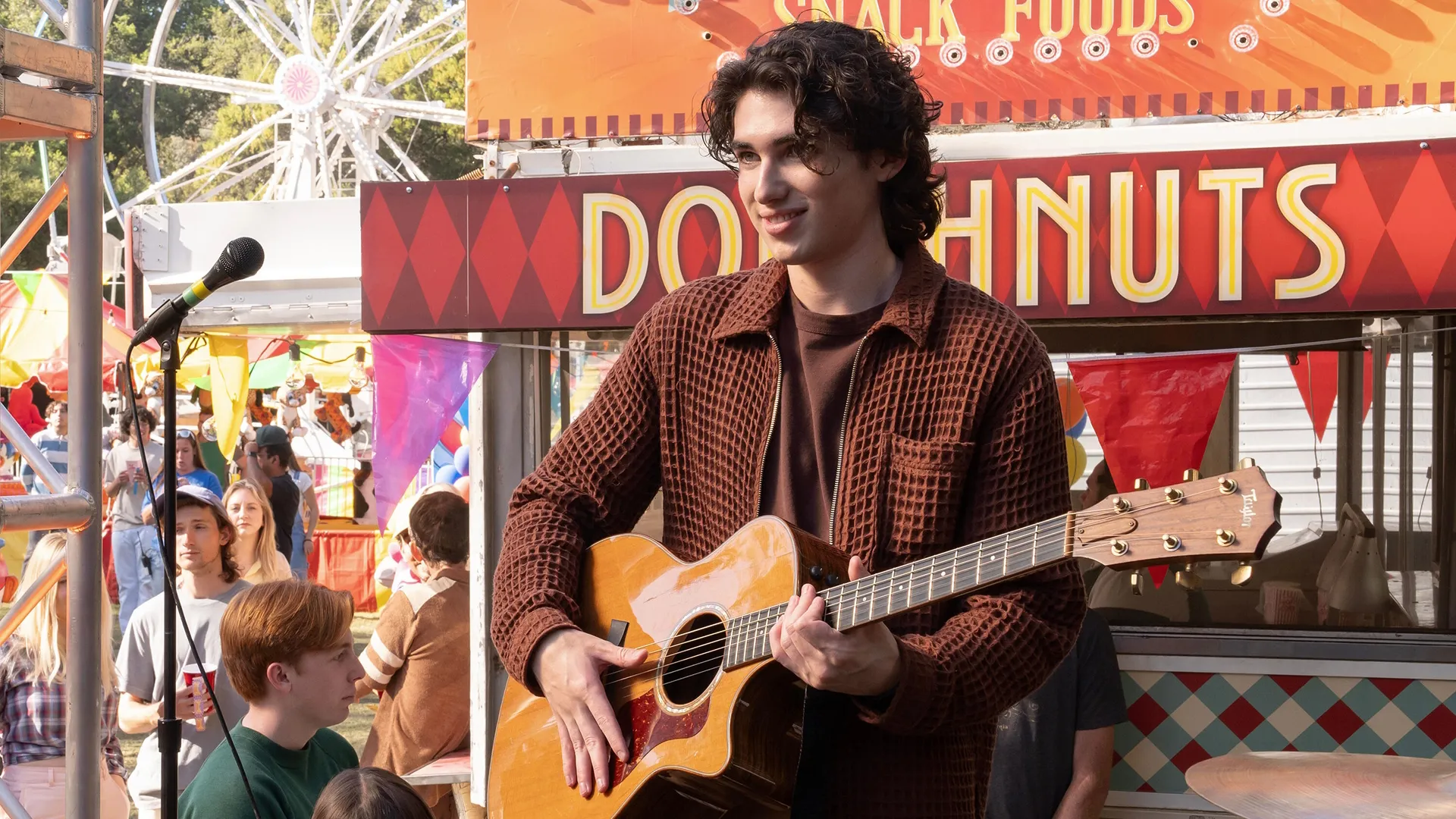 Jeremy Bradford (Charlie Evans) in a scene from Paradise Season 2, Hulu