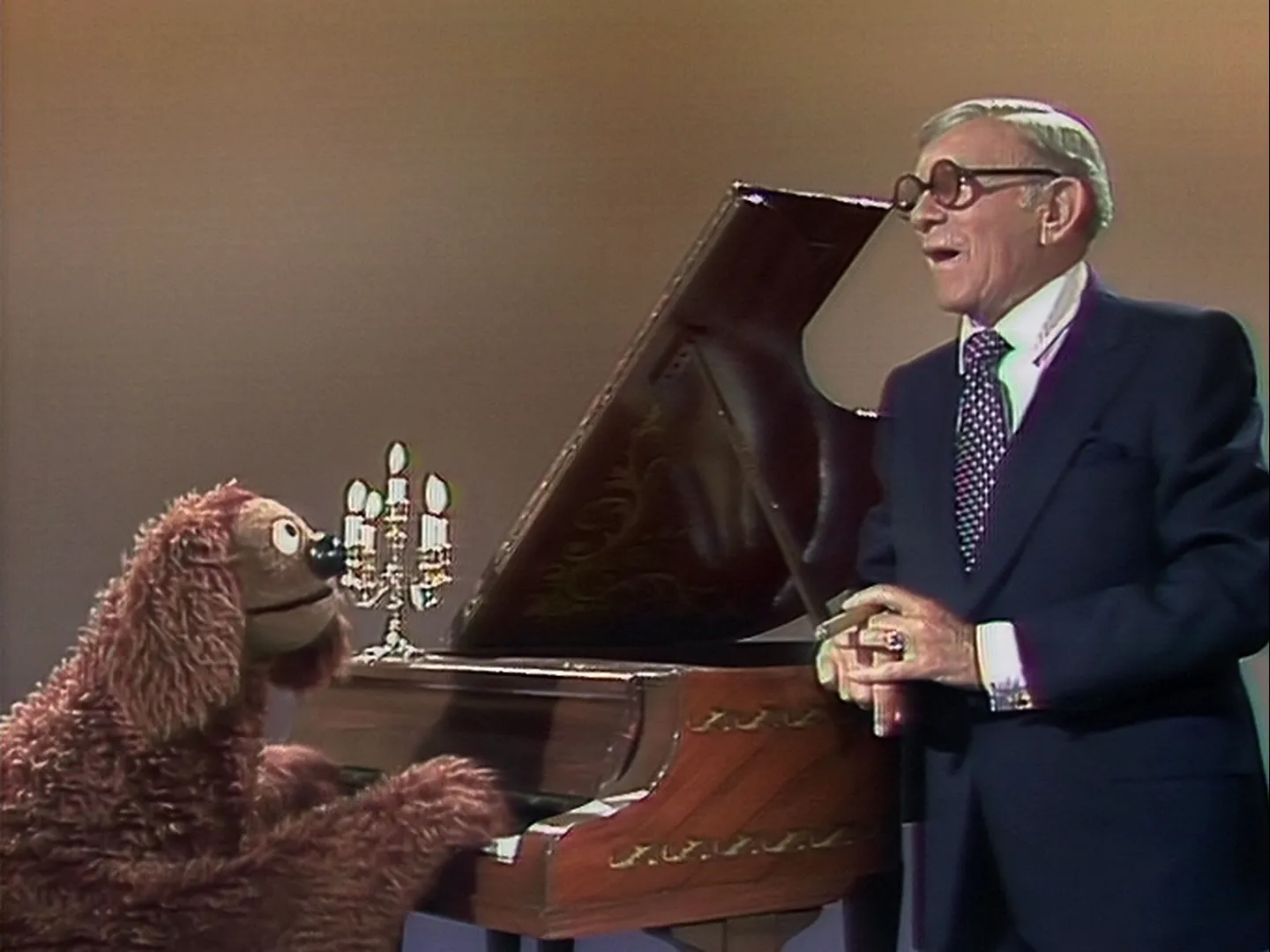 thumbnail - S2: Afl. 10 Gast: George Burns