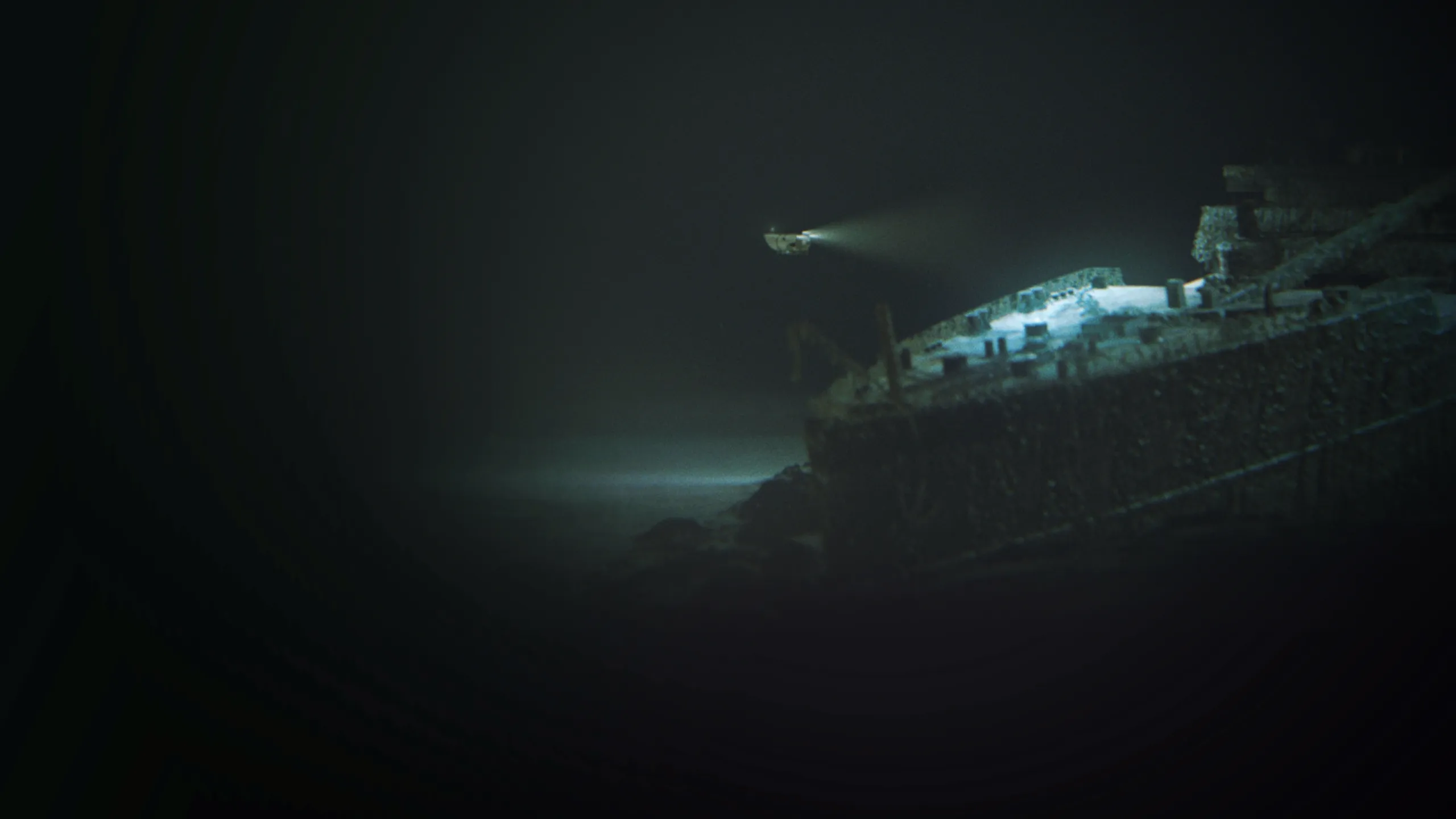 Fatal Dive to the Titanic: Truth and Lies