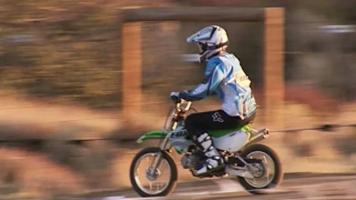 thumbnail - S1:E3 Motocross