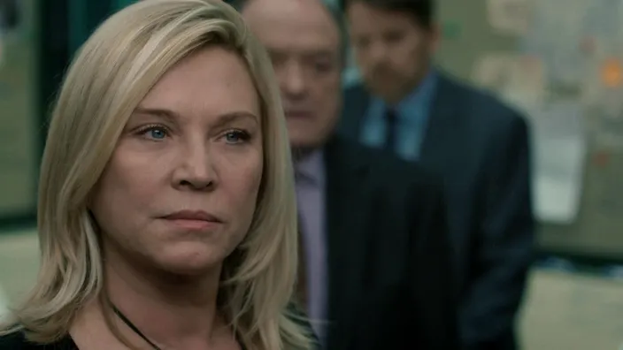 thumbnail - S9:E1 A Death in the Family