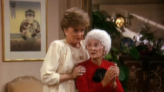 thumbnail - S7:E1 Hey, Look Me Over