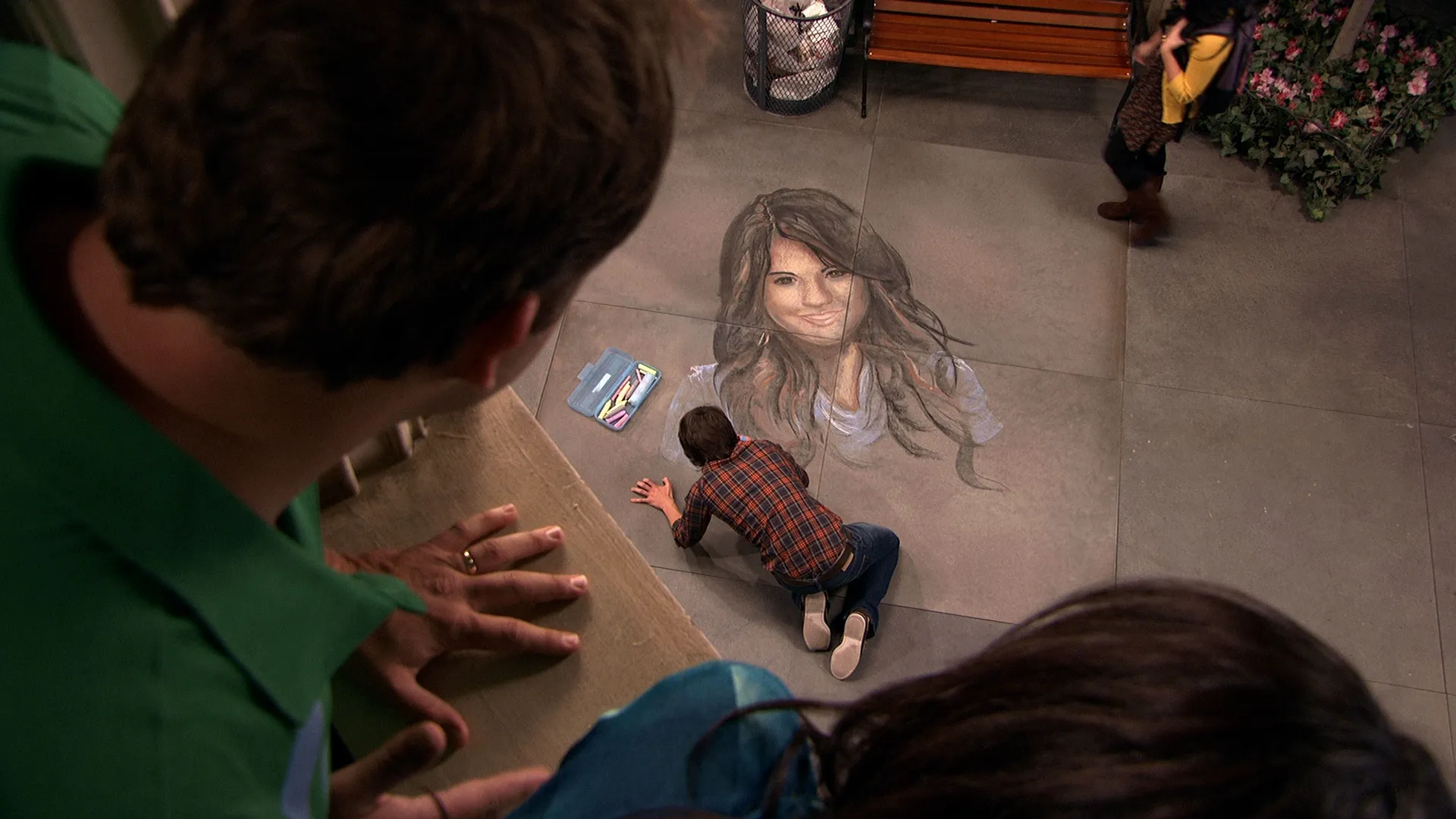 thumbnail - S3:E8 Alex Charms A Boy