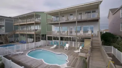 thumbnail - S7:E6 Holden Beach Haven