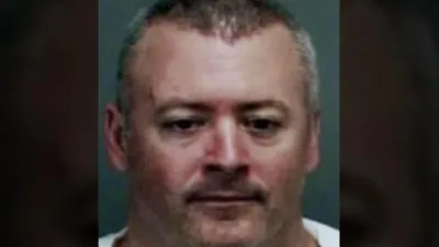 thumbnail - S8:E6 The Three of Us