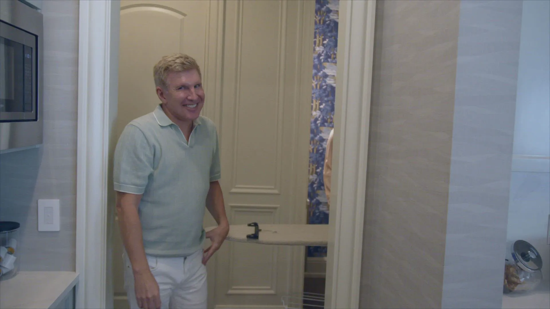thumbnail - S1:E8 The Chrisley Comeback