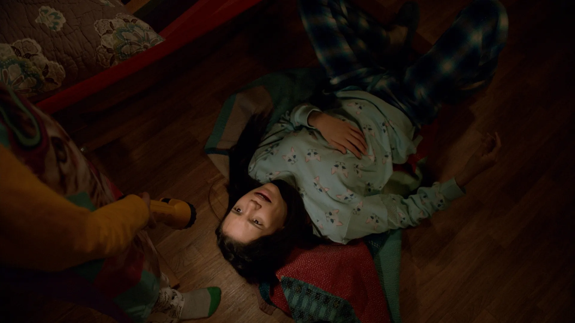 thumbnail - S3:E14 Stuck in the Dark