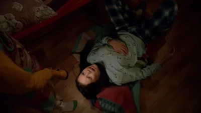 thumbnail - S3:E14 Stuck in the Dark