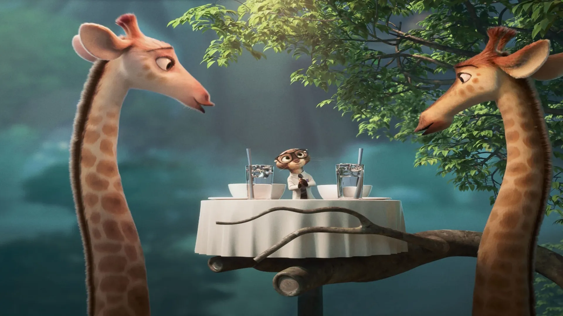 カワウソのサム（声：シャーロット・ニックダオ）が、樹上のテーブルで2頭のキリンをディナーでもてなしている。