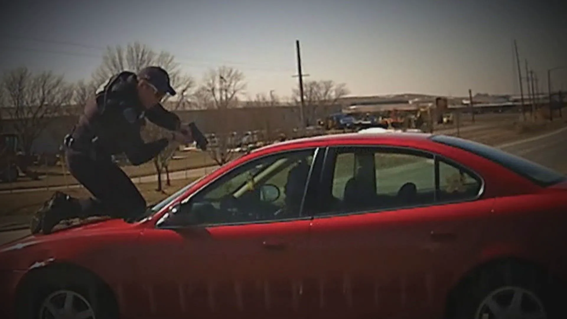 thumbnail - S1:E20 Fugitives Caught on Tape  (#120)