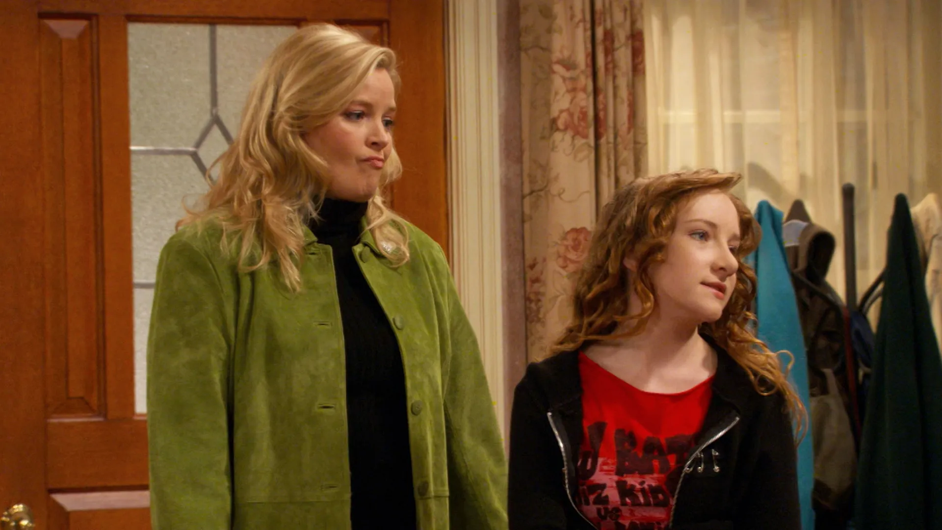 thumbnail - S3:E16 Sister Act