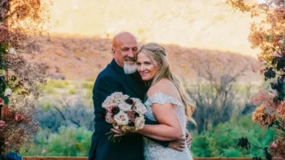 thumbnail - S19:E17 Love is Patient, Love is Kind