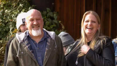 thumbnail - S19:E7 Labor of Love