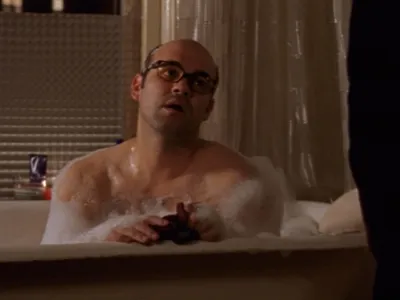 thumbnail - S4:E9 Lonelyhearts