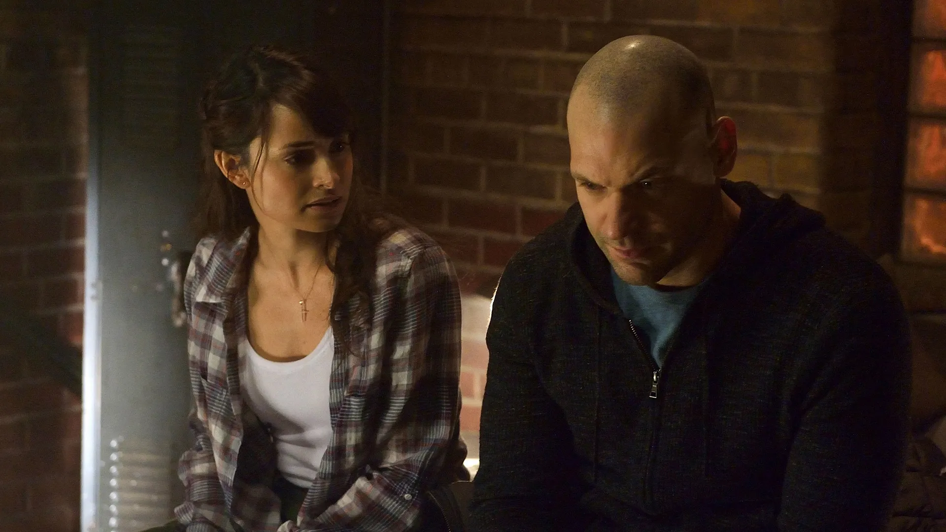 thumbnail - S2:E8 Intruders