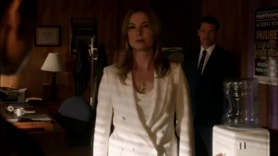 thumbnail - S4:E19 Exposure