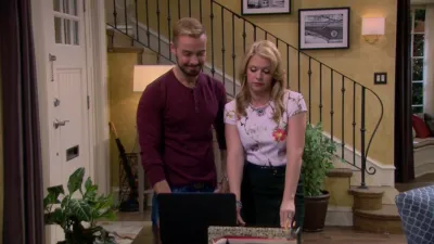 thumbnail - S4:E6 Failure to Communicate