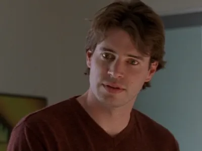 thumbnail - S4:E13 Kiss and Tell