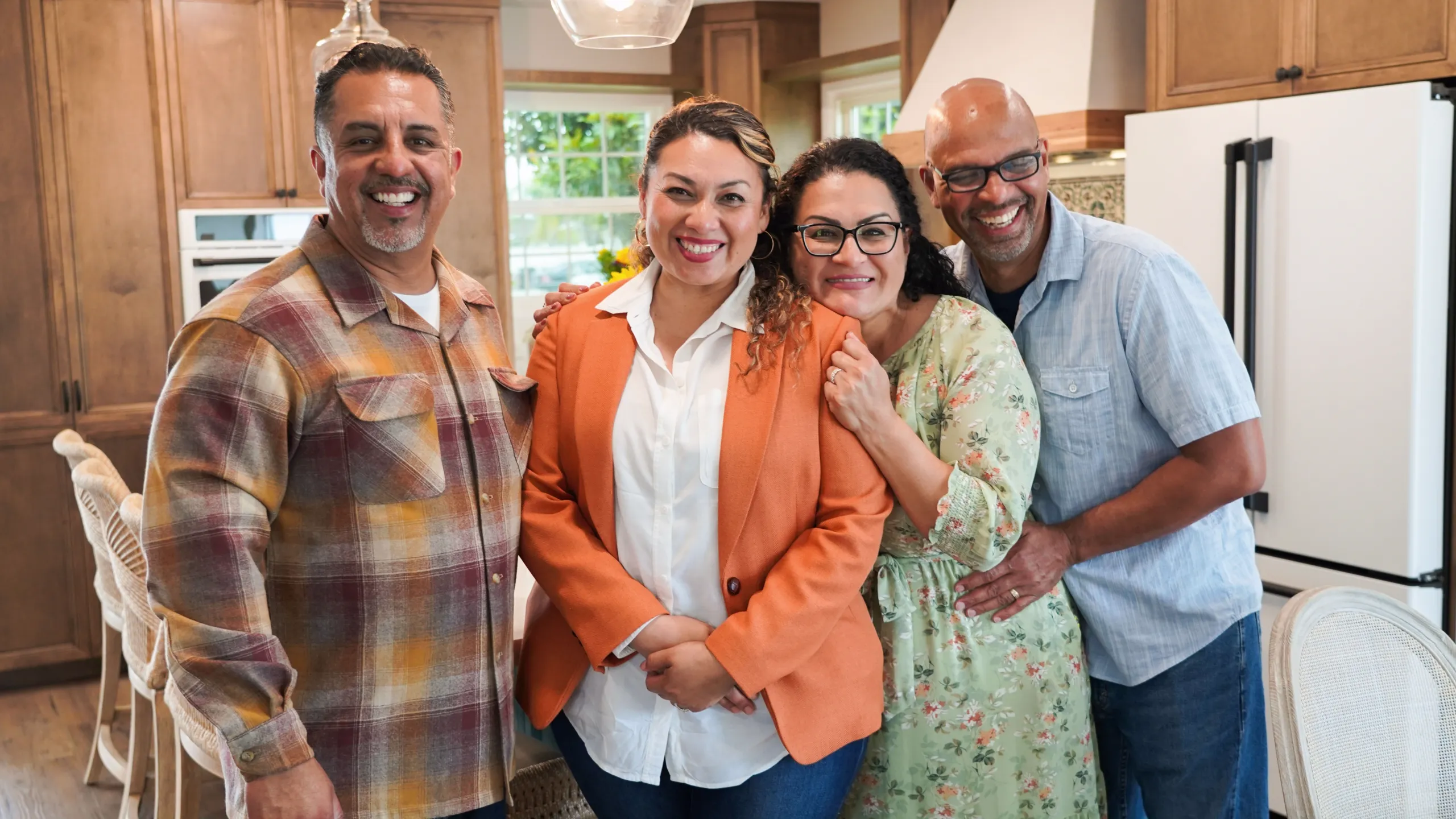 thumbnail - S1:E1 Little Casita, Big Reno